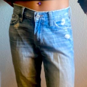 (Like New) Women’s Distressed Light Blue Hollister Jeans